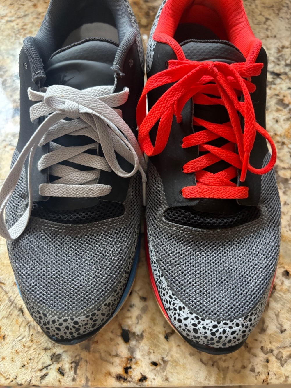 2 pairs Nike